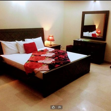 Royal Galaxy Bed & Breakfast Islamabad - For Families Only Dış mekan fotoğraf