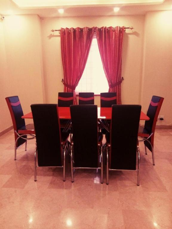 Royal Galaxy Bed & Breakfast Islamabad - For Families Only Dış mekan fotoğraf